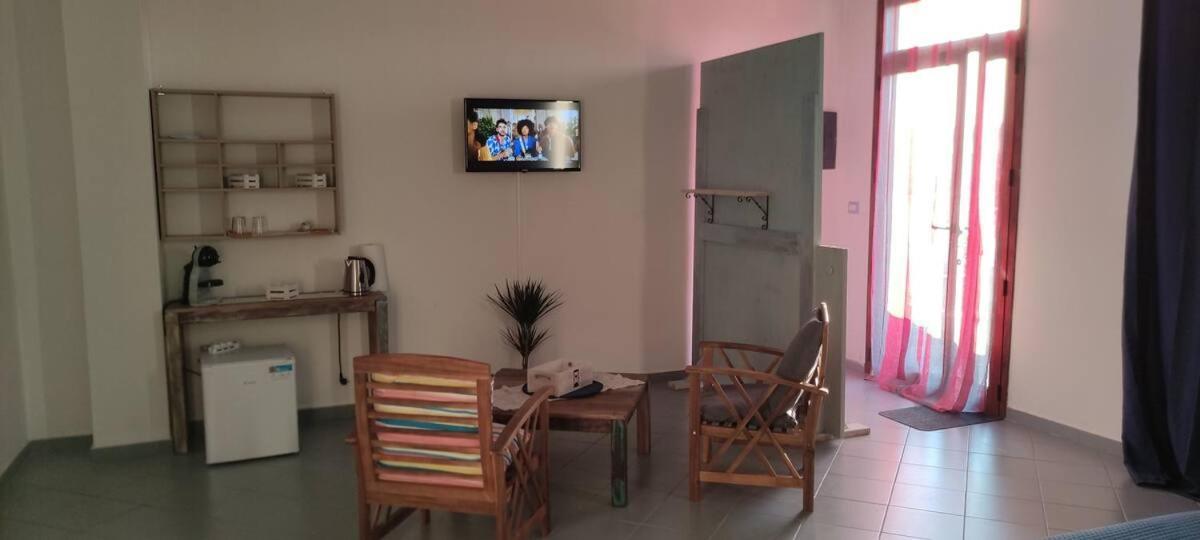 カブラス Su Marineri Bed & Breakfast エクステリア 写真